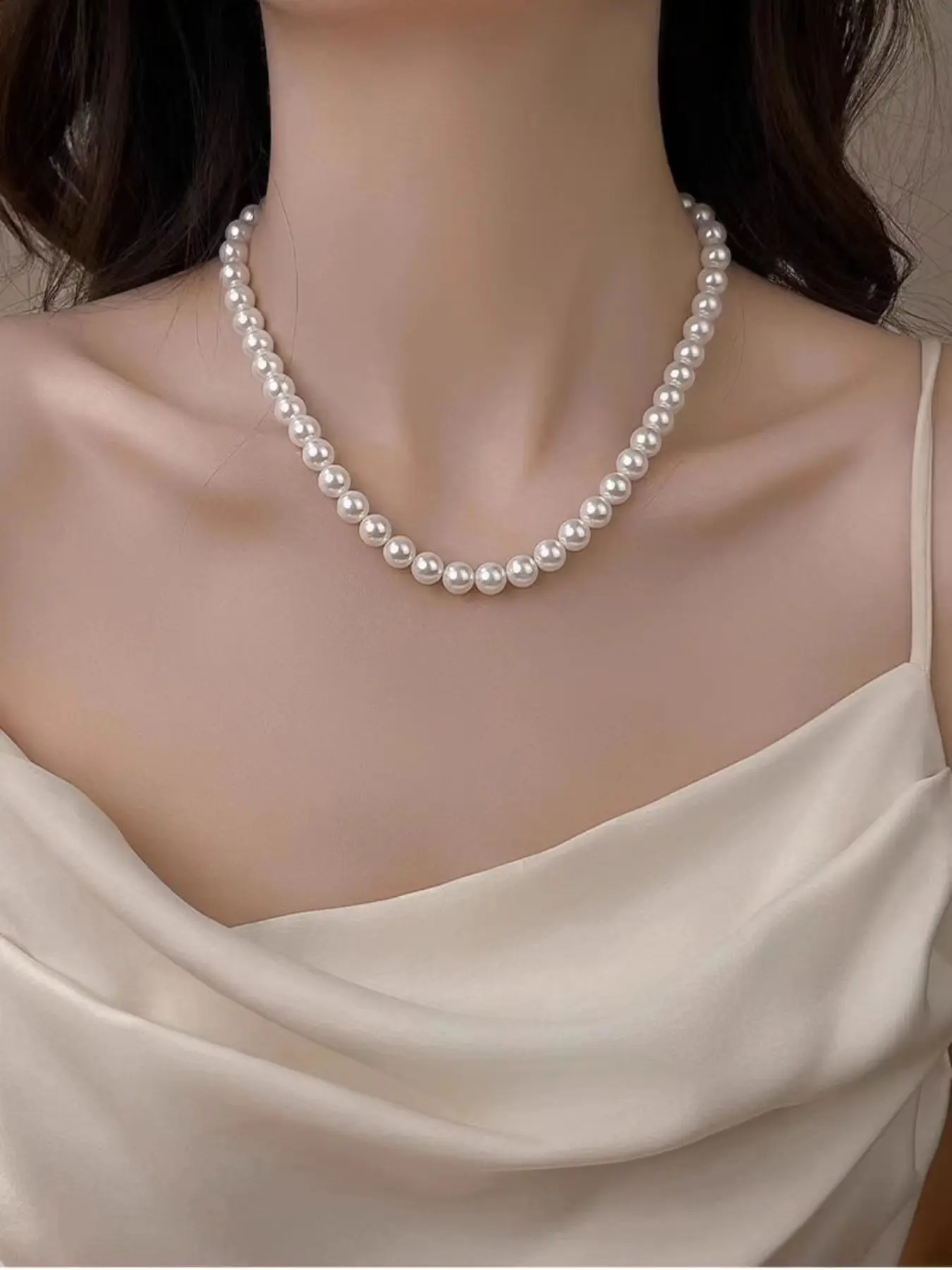 1pc Elegant Imitation Pearl Necklace for Women, Faux Pearl Jewelry, Boho White Ivory Freshwater Imitation Pearl Chain, Holiday Gifts for Mom and Friends, Birthday and Christmas Decoration Jewelry, Beaded Necklace, Pearls Beaded