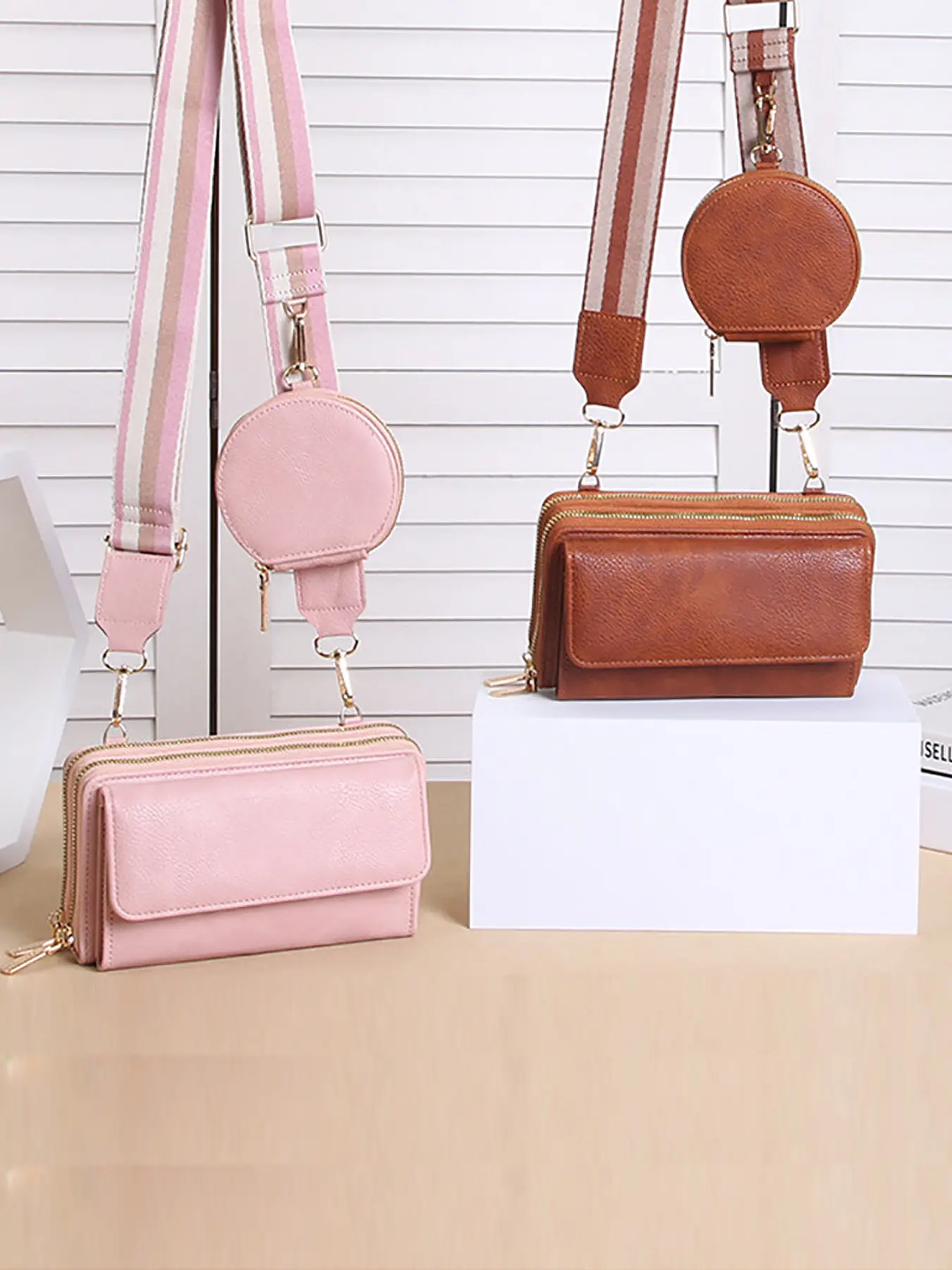 Small Crossbody Bags for Women Cell Phone Purse Leather Wallet Handbags,Fashionable Crossbody Bag,Adjustable Shoulder Bag,with Credit Card Slots,with Adjustable Guitar Strap,Small Elegant Design for Travel