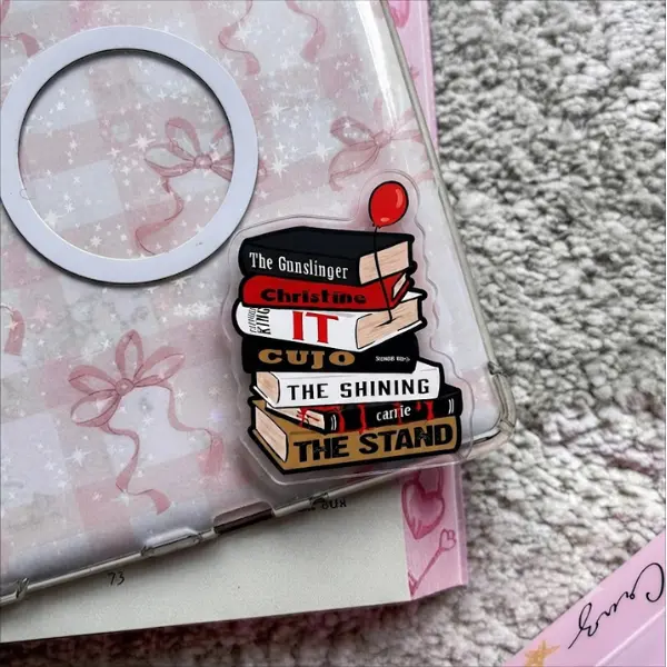 Stephen King Horror Books MagSafe Phone Grip, Iconic Horror Novel Griptok, Spooky BookTok Phone Stand, Horror Fan Gift, Writer Accessory