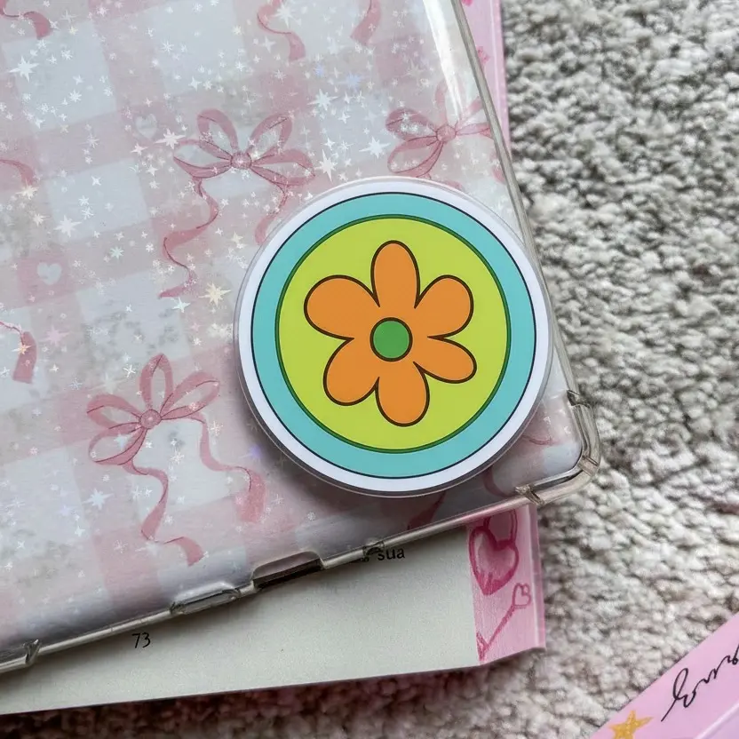 Retro Flower Scoobyduu MagSafe Phone Grip – Groovy Daisy Magnetic Phone Grip Stand – Y2K Floral for Phone – Cute Hippie Phone Accessory Vintage Aesthetic