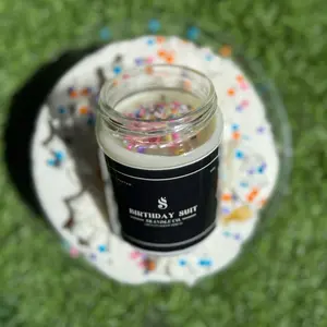 Birthday Suit Cake-Scented Candle – Vanilla, Buttercream & Sprinkles