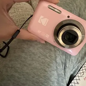 Kodak PixPro Friendly Zoom FZ55 Rechargeable Compact Digital Camera - 16MP, 1080p Full HD, Interchangeable Lens, Blush Pink