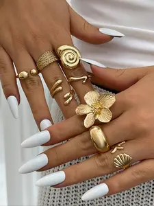 Bohemian 8-Piece Ocean Element Ring Set with Starfish and Shell Design, Vintage Stylish Flower Rings in, Perfect for Summer Beach Jewelry and Daily Wear, Boho Style Rings
