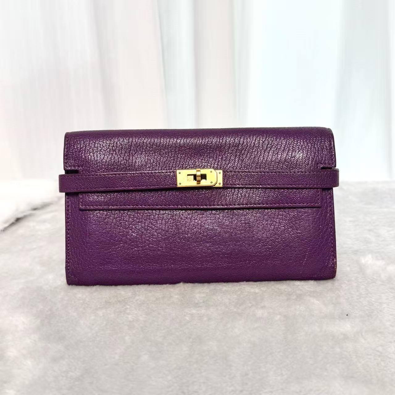 Pre-owned HERMÈS Purple Chevre Leather Kelly Wallet with Gold Hardware