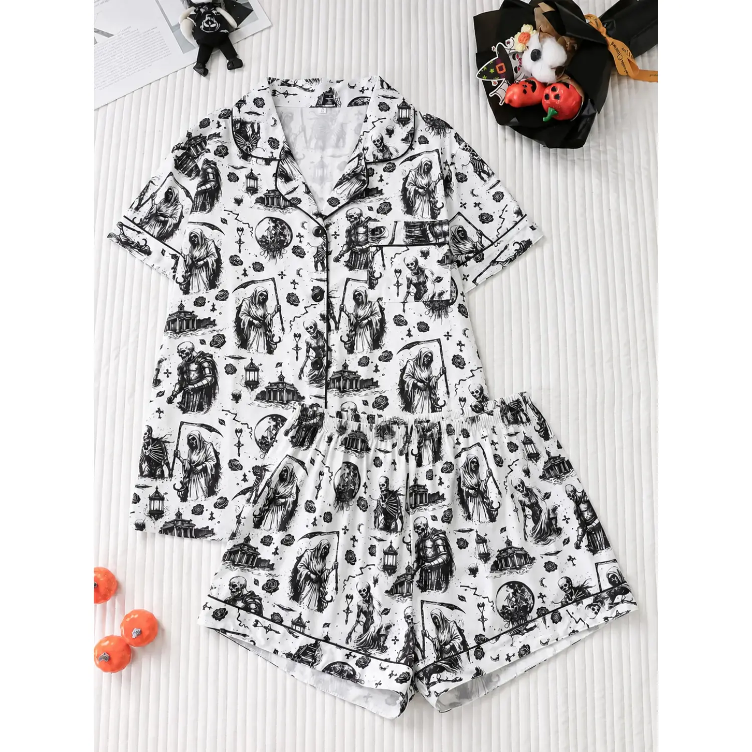 Women's Gothic Skull Print Halloween Pajama Set, Button-Up Short Sleeve Top with Loose Fit Shorts, 2-Piece Sleepwear