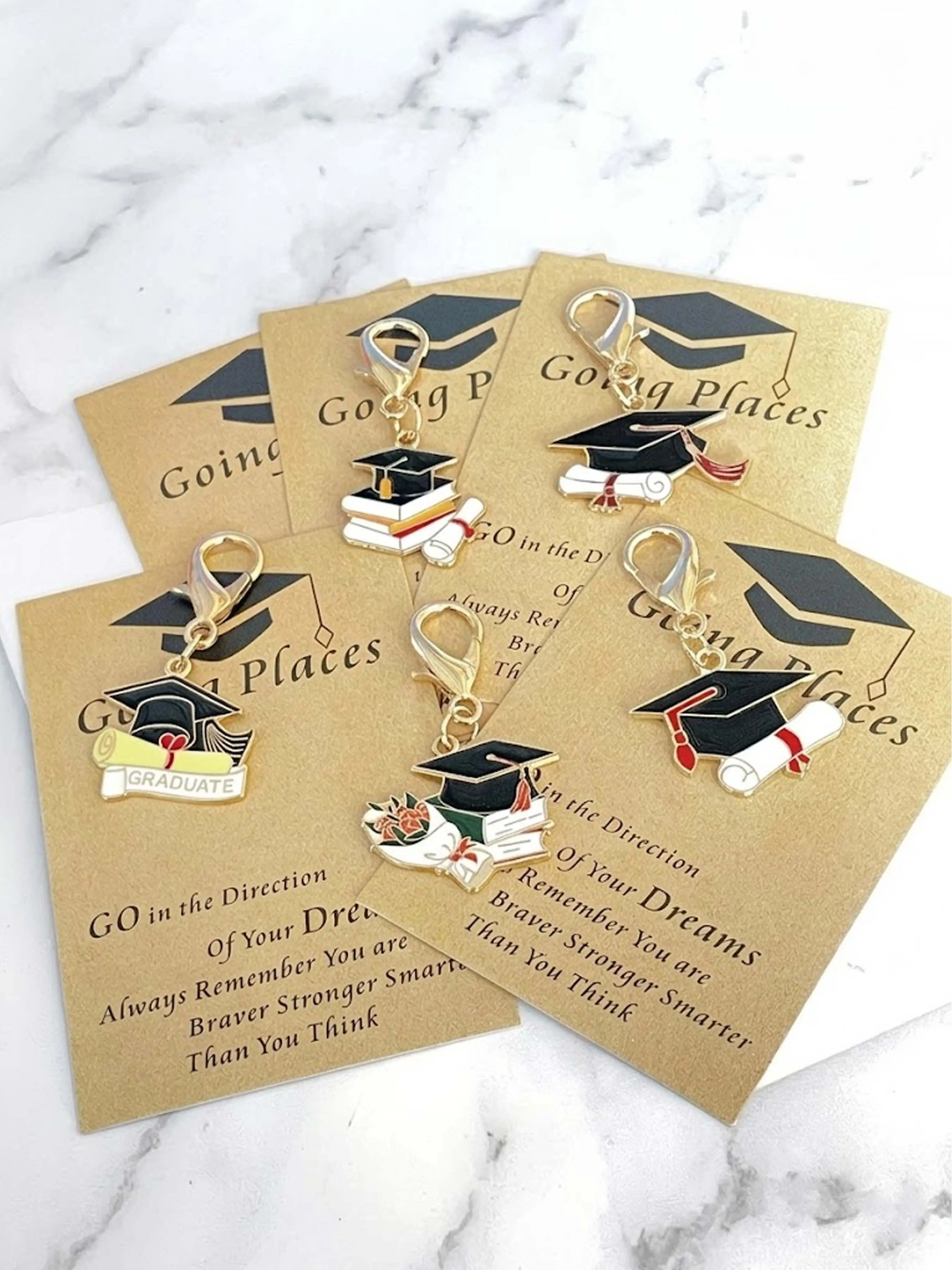 10pcs Graduation Cap Keychain - Class of 2026 Graduation Party Favors for Graduates - Include 5 keychains + 5 cards- Zinc Alloy Bag Charms, Key Chain Decorations for Anniversary Celebration - Memorial Gift for Students Keychain Set