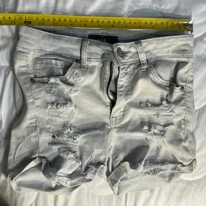 Aeropostale Stretch Shorts Size 2. High Waisted Midi trendy jean