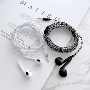 2-meter long extension cable for wired subwoofer headphones, suitable for computer game headphones, live audio card listening, and recording earphones.