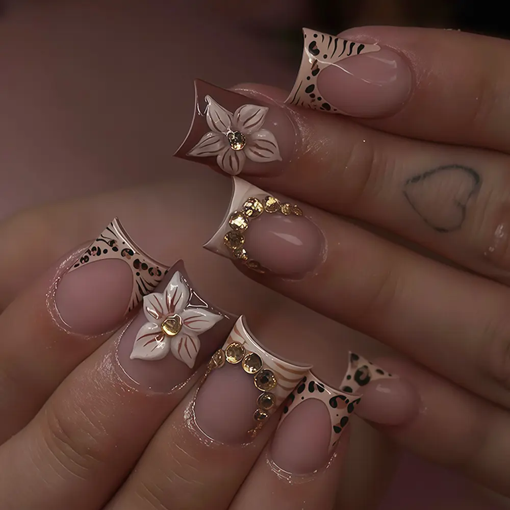 Vintage Autumn Fake Nails Leopard Print French Design Embossed Floral Crystal Gem Decor Reusable Manicure
