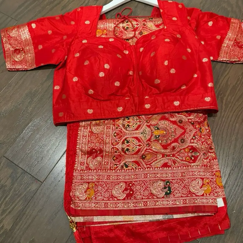 Khaddi Dola silk Saree with Blosue
