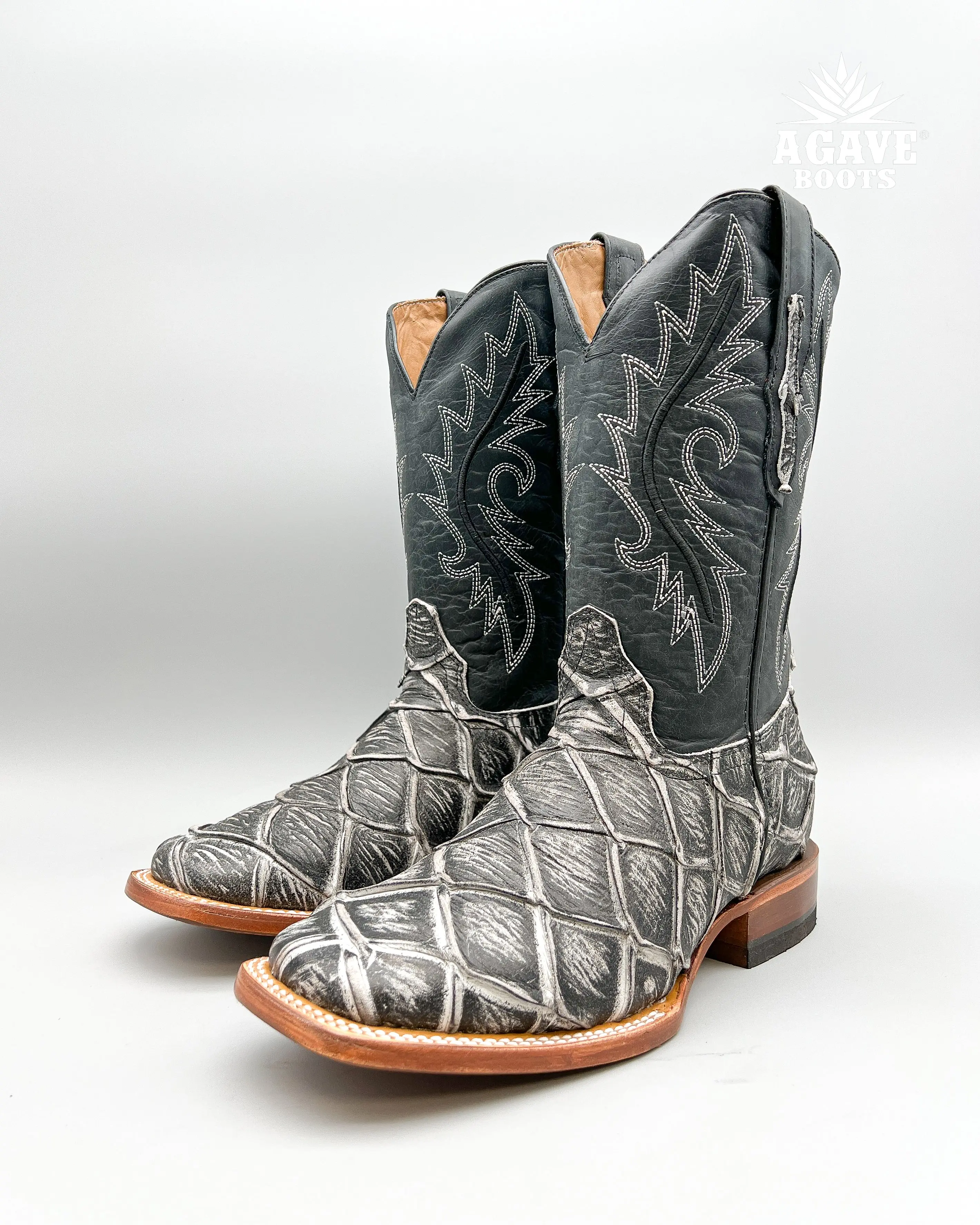 Cowboy Boot Grey Fish Bass