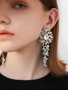 Elegant Water Drill Flower Earrings, Silver Color Petal Studs, Long Ear Clips, New Trend 2026, Fashion Jewelry for Women
