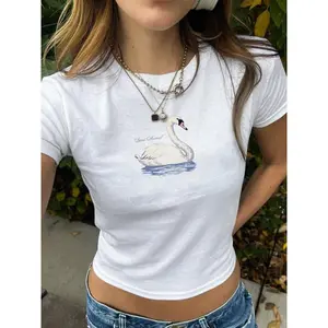Women’s swan and alphabet pattern round-neck umbilical T-shirt; patterned T-shirt; casual short-sleeve round-neck T-shirt suitable for daily wear; women’s clothing for all four seasons GARMENTARY