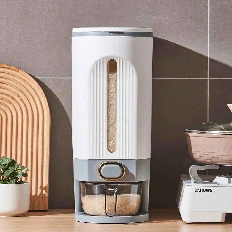 A large-capacity rice storage container with a measuring cup, moisture-proof and insect-proof sealed storage container, suitable for storing rice, grains, flour, dog food, pet food, household sealed rice container, and household kitchen supplies