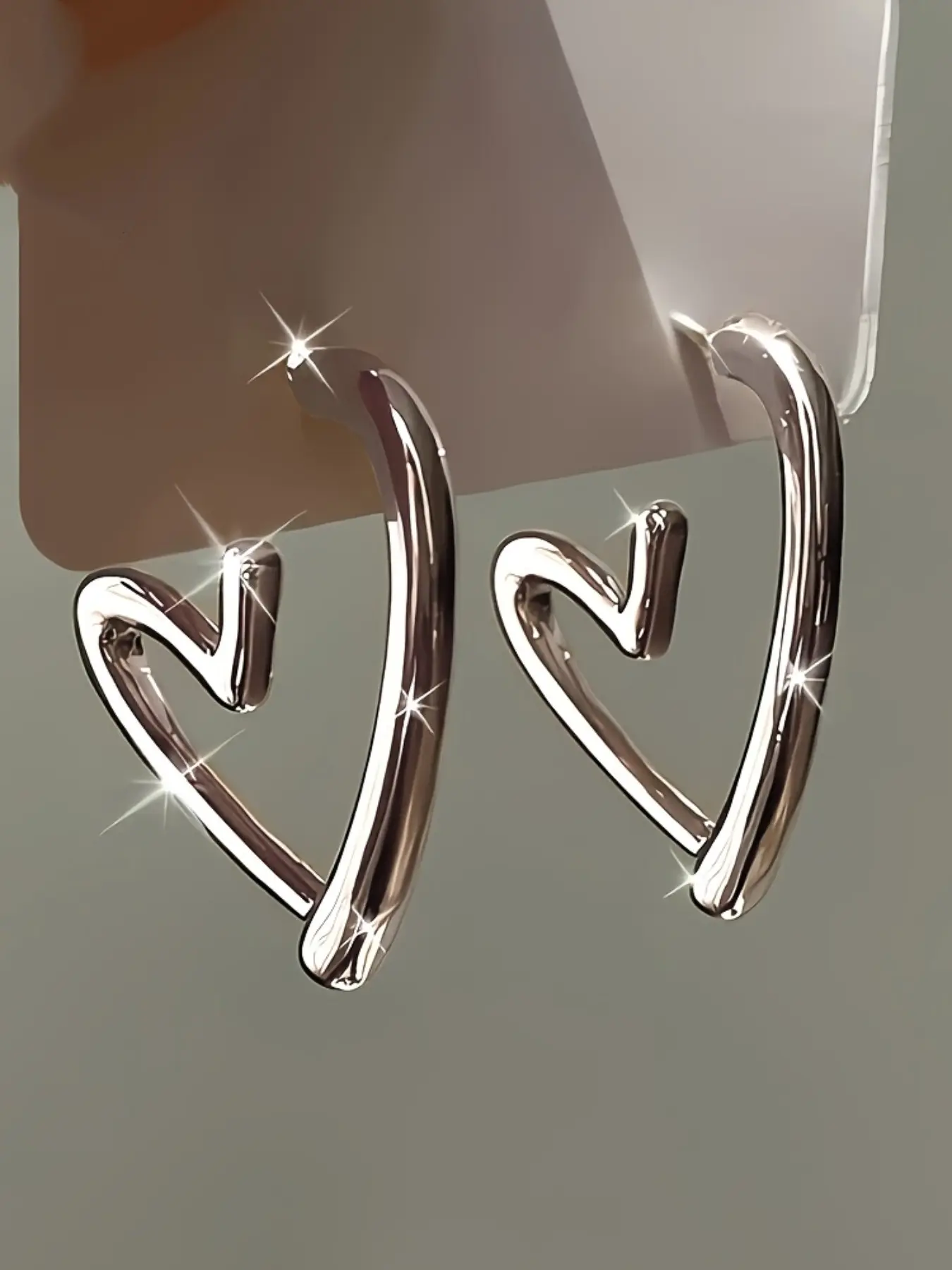 Heart-Shaped Earrings, Elegant Valentine's Day Jewelry Gift, Perfect for Moms and Mother's Day, Ideal Daily Wear Accessory, Fashionable Jewelry Accessories
