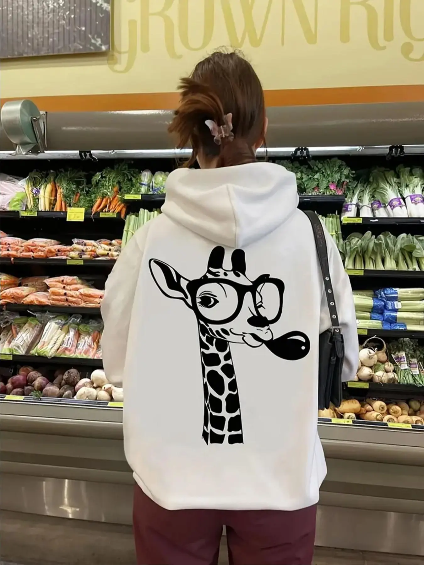 【Plus Size】 Cartoon Giraffe Print Drop Shoulder Thermal Lined Hoodie, Fashion Casual Drawstring Pocket Hooded Sweatshirt for Daily Holiday Outdoor Wear, Women Clothing for Fall & Winter