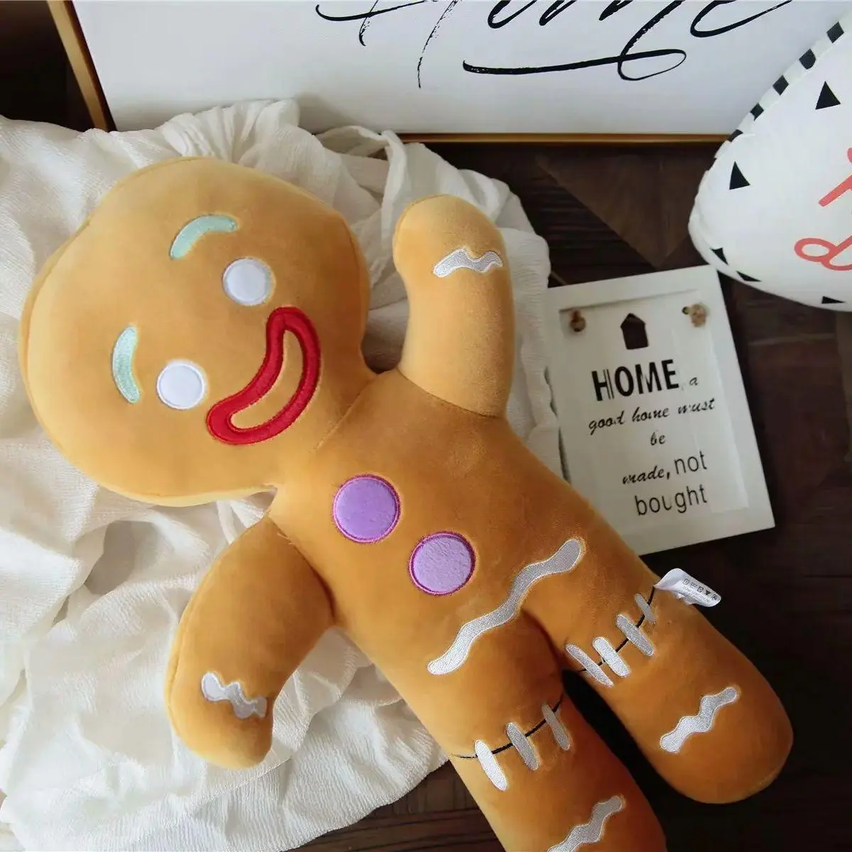 30CM Gingerbread Man Plush Toy - Soft Cuddly Gift, Kids' Stuffed Biscuit Doll, Room Decoration, Birthday Present, Biscuit-Shaped