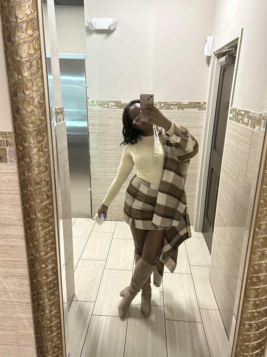 Item: Silky Straight 【HOT】, 1 Pack, 135g, 16inches&9 pcs,20 clips