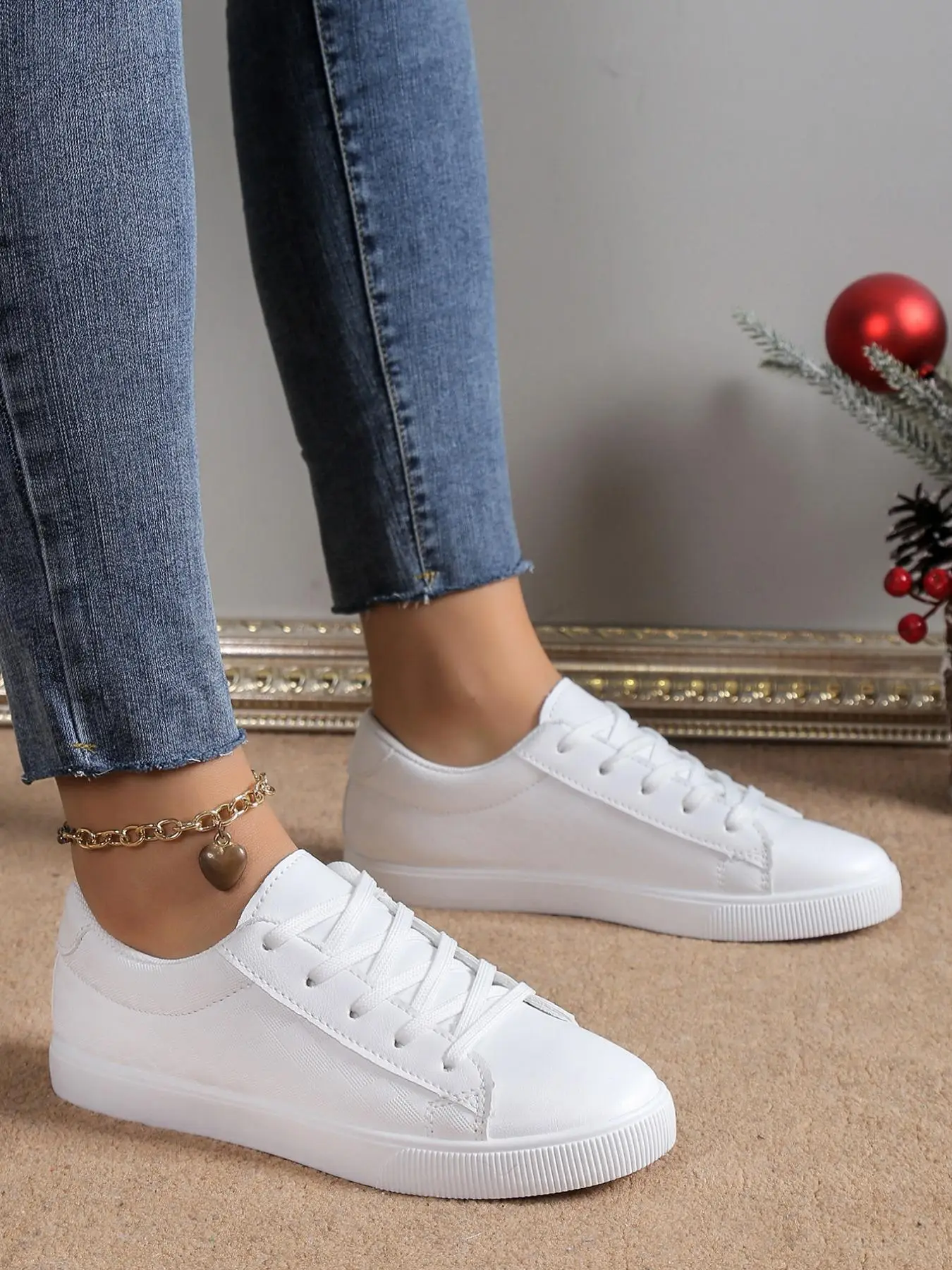 Women's Summer Fashionable Lace Up Low Top Sneakers, Casual Comfortable Sports Pu Leather Walking Shoes for Daily Footwear, Perfect for Students and S