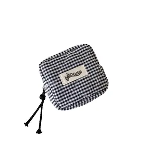 1pc Korean Style Minimalist Checkered Polyester Cosmetic Pouch, Small Square Makeup Bag with Tassel Zipper, Portable Storage for Lipstick, Earphones, Coin Purse for Women