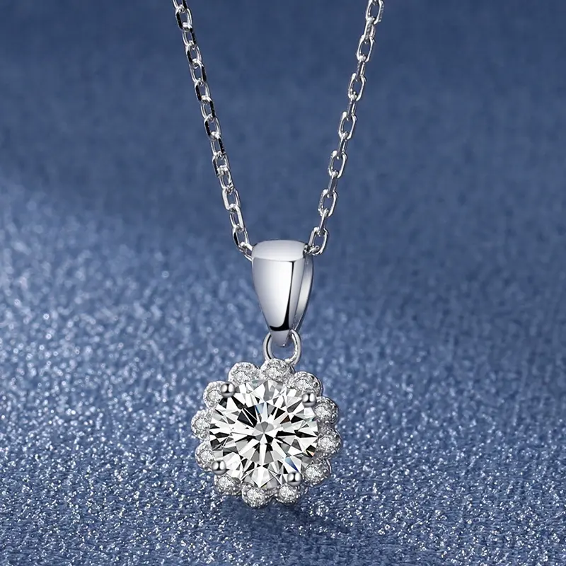 Flower bud necklace 1 carat