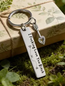 Funny 'i Fucking Love You Bitch' Keychain, Stainless Steel Engraved Keyring with Heart Arrow Charm, Key Charms, Humorous Romantic Gift for Boyfriend/girlfriend
