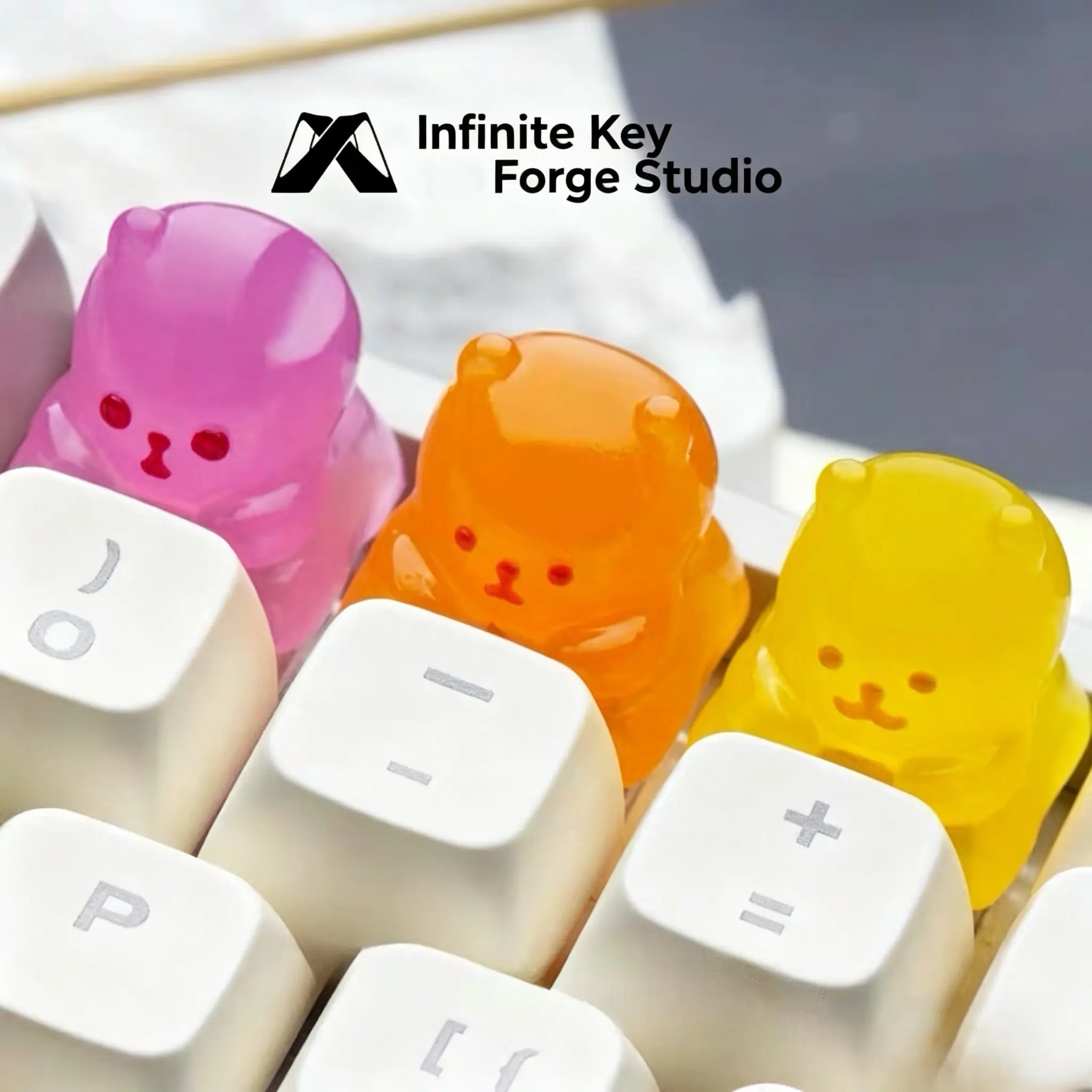 Transparent Glossy Handmade Resin Gummy Bear 3D RGB Glow Single Keycap, Moisture & Sweat Repellent, Full Light Penetration, Soft Comfortable Press Feel, MX Switch Compatible for Office Mechanical Keyboards, Kawaii Gamer Gift