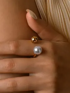 Timeless Round Pearl Ring - 18 KGP PVD