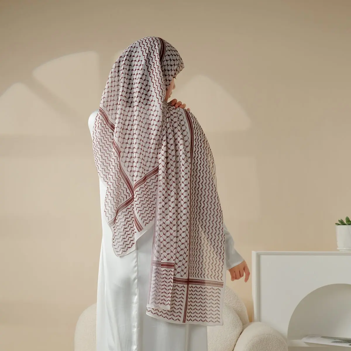Muslim Women's Red Chiffon Keffiyeh Instant Hijab - 180x70 cm, Soft and Breathable Chiffon Material, Printed Design, Casual Versatile Modest Fashion Headscarf, Instant Wear, Elegant Drape, 180 X 70 Cm, Stylish, Soft Chiffon