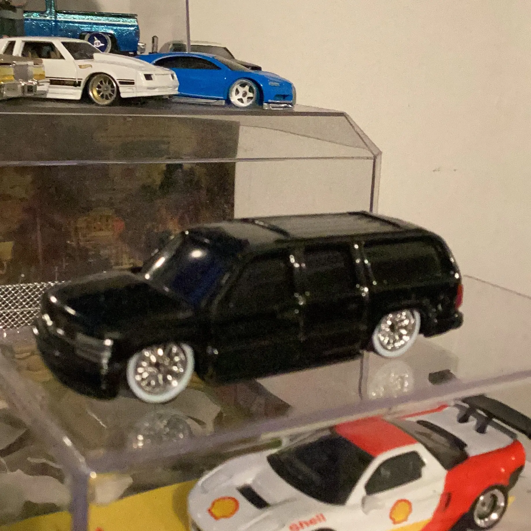 Diecast 99 surburben