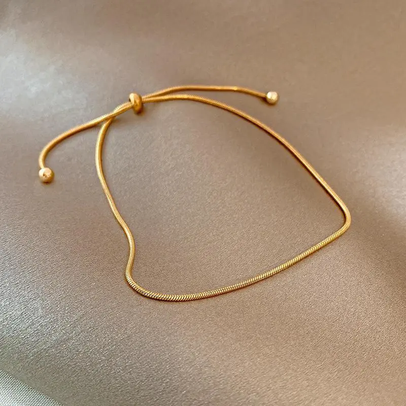 3923 # Pull style Retro Bracelet