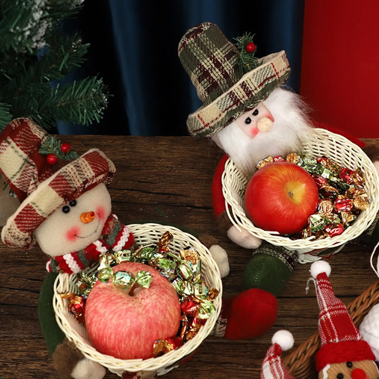 Christmas Candy Storage Basket with Plush Dolls, Snowman Santa Reindeer Design, Woven Basket for Holiday Decor, Home Gift Restaurant Use