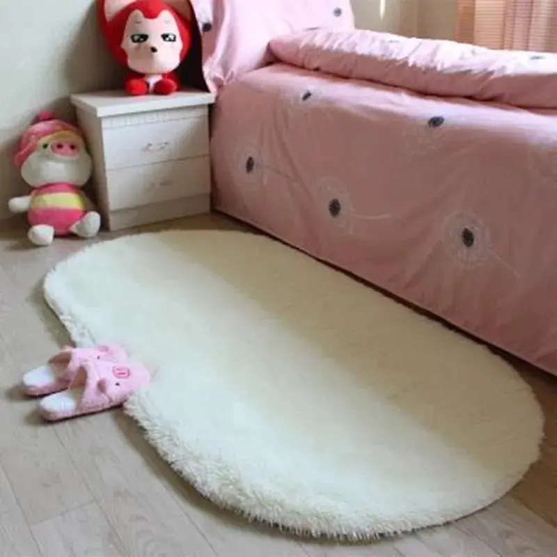 High-Quality Faux Fur Oval Bedroom Rug
