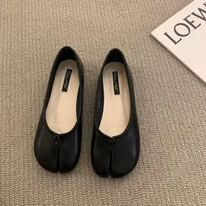 Tabi Shoes New Summer Sub-toed Pig's Trotters Flat Single Horseshoe Shoes for Autumn Footwear Comfortable & Stylish Black