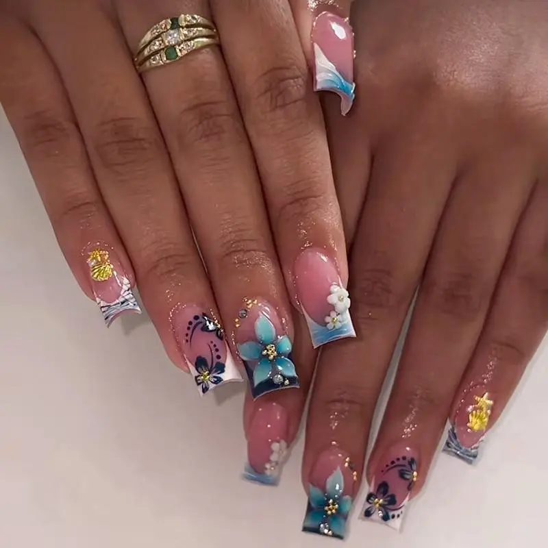 24pcs Simple White French Fake Nail Art Cute Flower Design Nails Tips Rhinestone Short Square False Nail Reusable Press on Nails