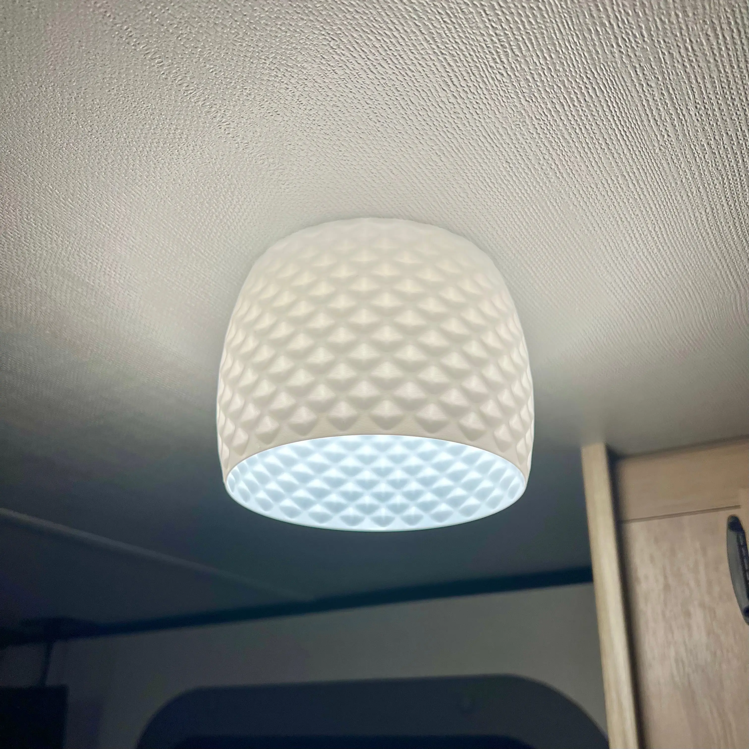Diamond Texture RV LED Puck Light Shade Diamond Texture RV LED Puck Light Shade