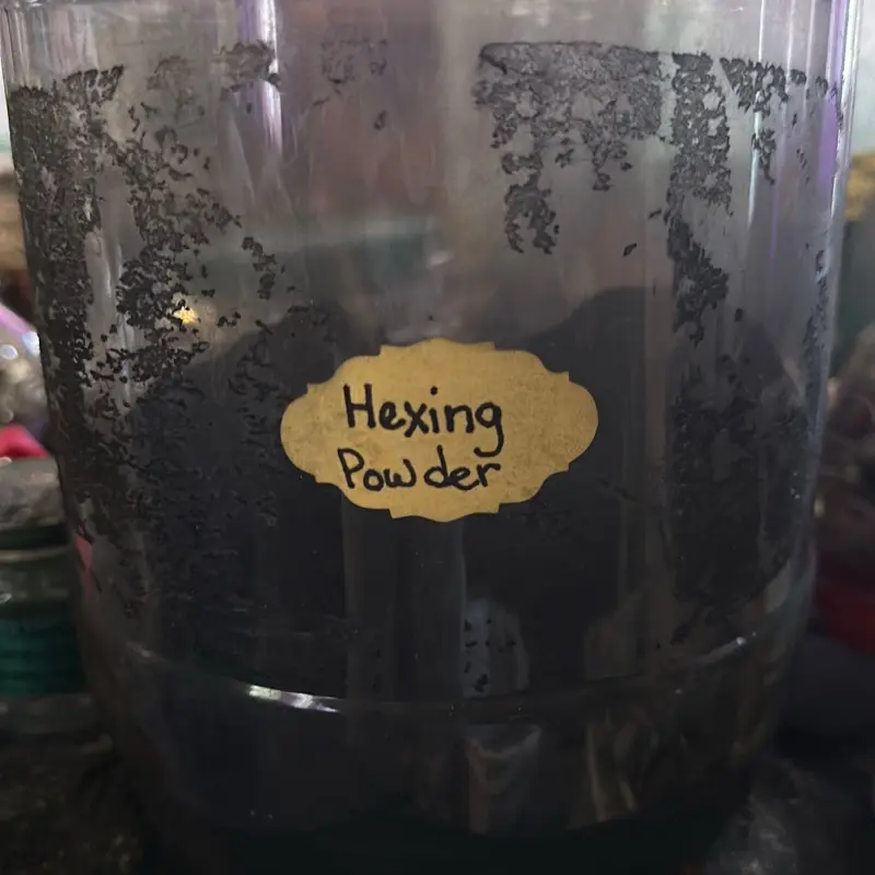 Hexing Powder, Craft & DIY Lifestyle Hobby Book, Ideal Gift for Creative Enthusiasts