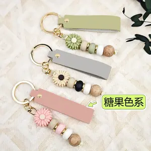 Personalized keychains, creative women's bag keychains, accessories, daisy beaded key rings