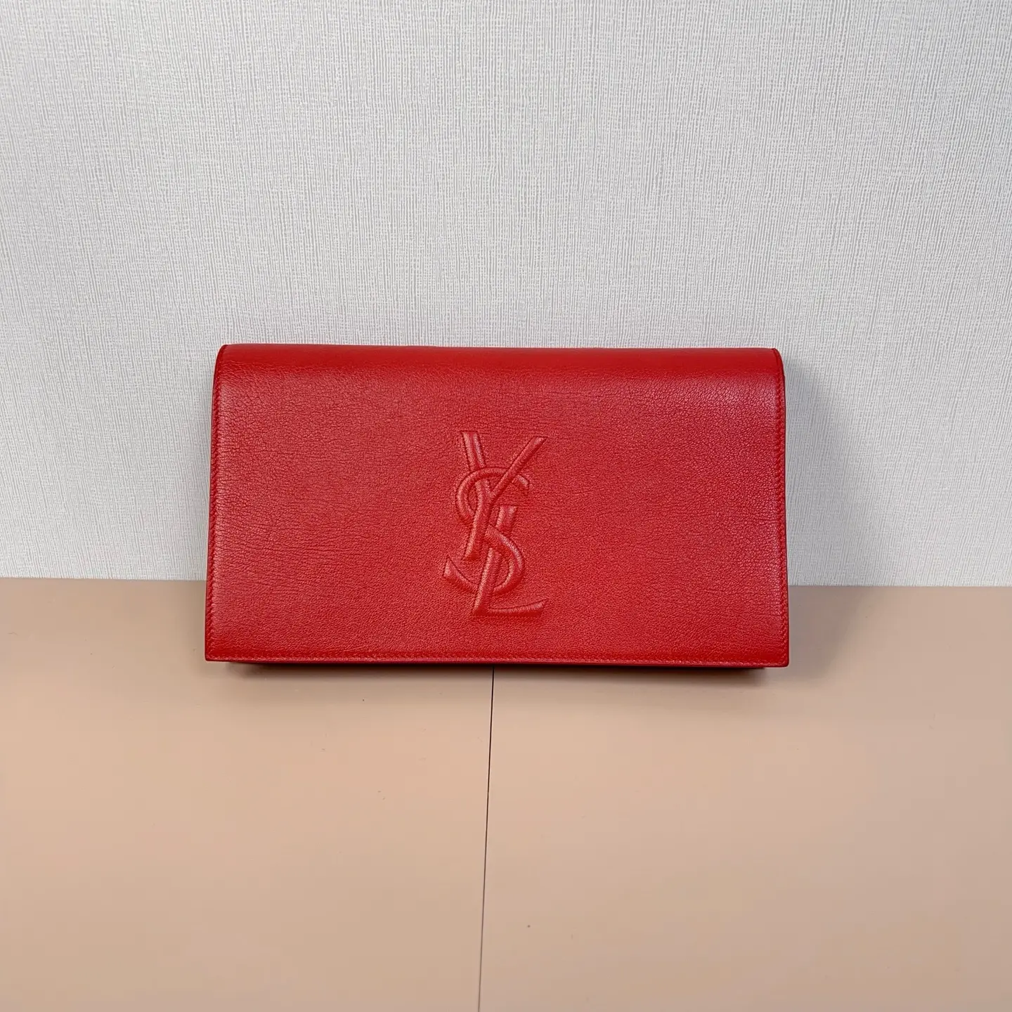 Pre-owned Yves Saint Laurent calfskin Clutches & Wristlets YSL Red Monogram Belle de Jour Clutch qiqicj6669