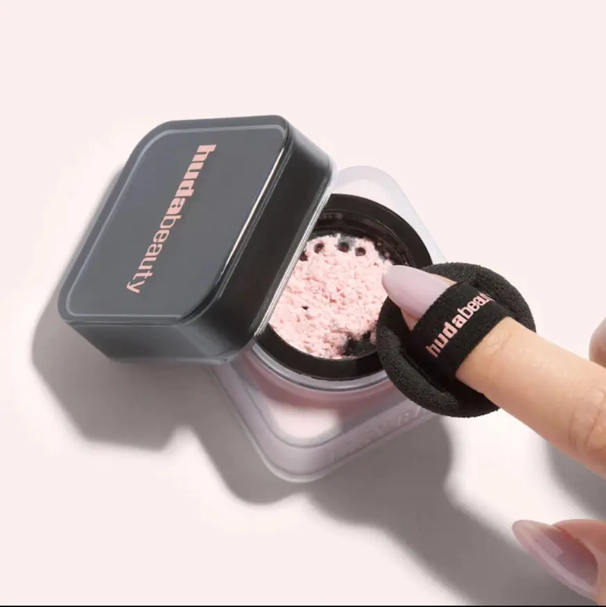 HUDA BEAUTY  Mini Easy Bake Loose Baking & Setting Powder