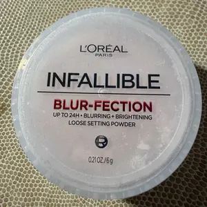 Infallible Blur-fection Setting Powder: 24-Hour Wear, Transfer-Resistant, and Lightweight for a Flawless Finish, L'Oréal Paris