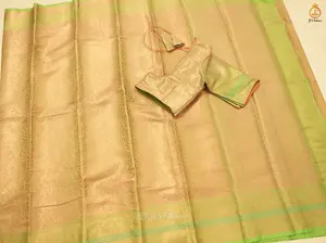Soft Silk Saree With Copper Zari Weaves And Contrast Pallu