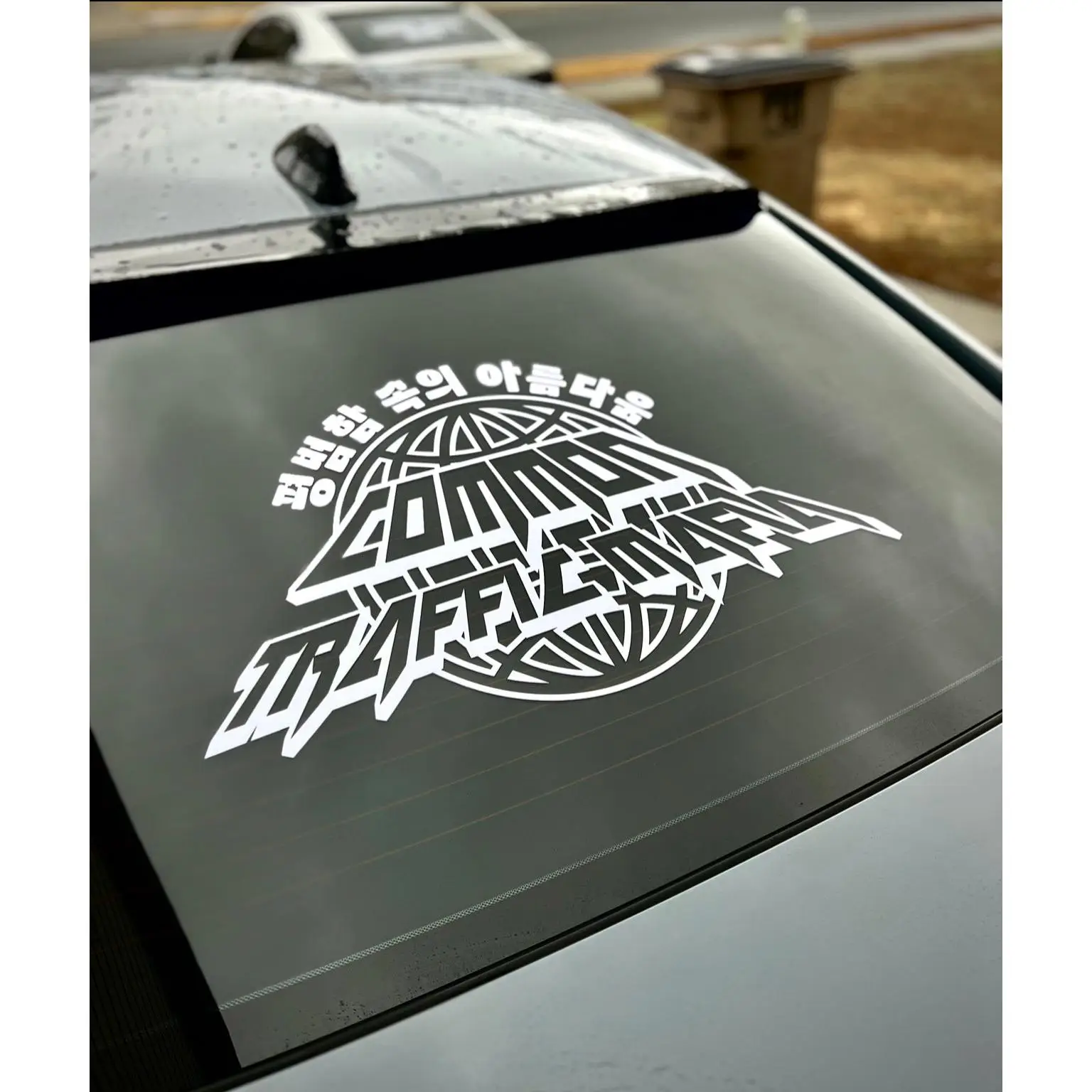 “Global” CTM Rear Windshield Banner