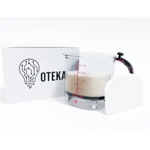 Self-Leveling Measuring Cup • Precision Pour + Bonus Scraper