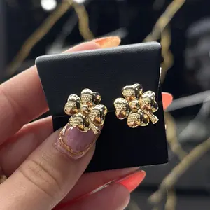 Aretes omega