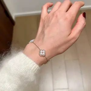 N01-S925 freshwater pearls lucky clover bracelet