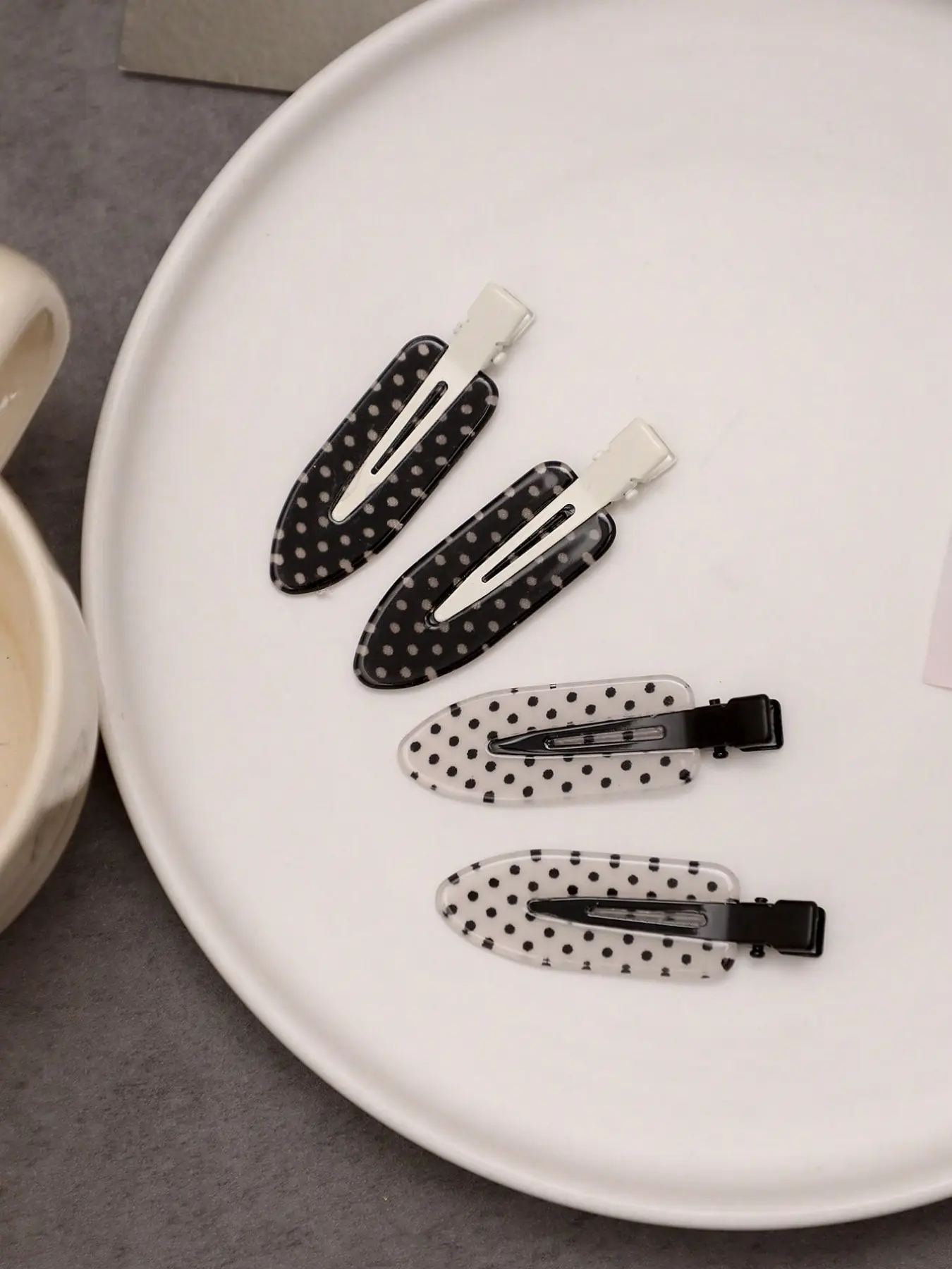 4pcs/Set Acetate Seamless Hairpin, Black & White, Acrylic Alligator Hair Clips, Hair Style Accessory, Bangs & Hair Clips Accessories Polka Dot Flat Bb Clamps Side Combs, Clips for Women and Girls, Hair Clips For Styling