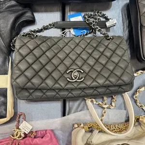 Pre-owned CHANEL H5 Dark Gray Diamond Quilted Double C Closure Bag BZ0608005