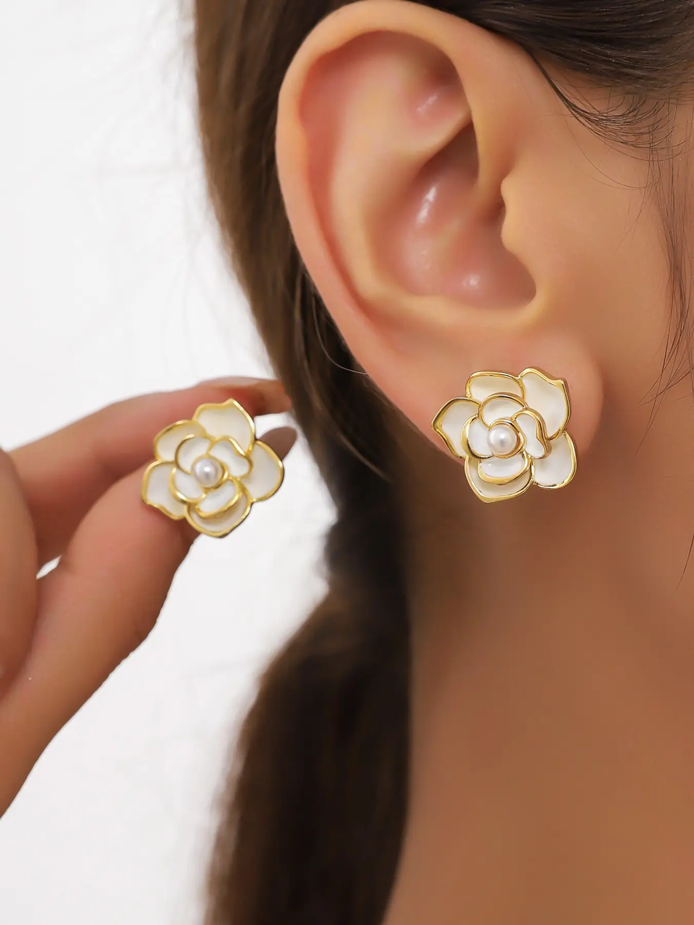 Fashion Vintage Camellia Flower Earrings for Women, Elegant Jewelry Gift for Dates, Stylish Retro Design Ear Studs, Floral Stud Earrings