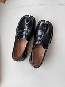 Korean Ins Aesthetic Split Toe Penny Loafers Ladies Shiny Gloss Leather Slip On Shoes All Match Dating Campus Street Fashion Comfort Walking Footwear